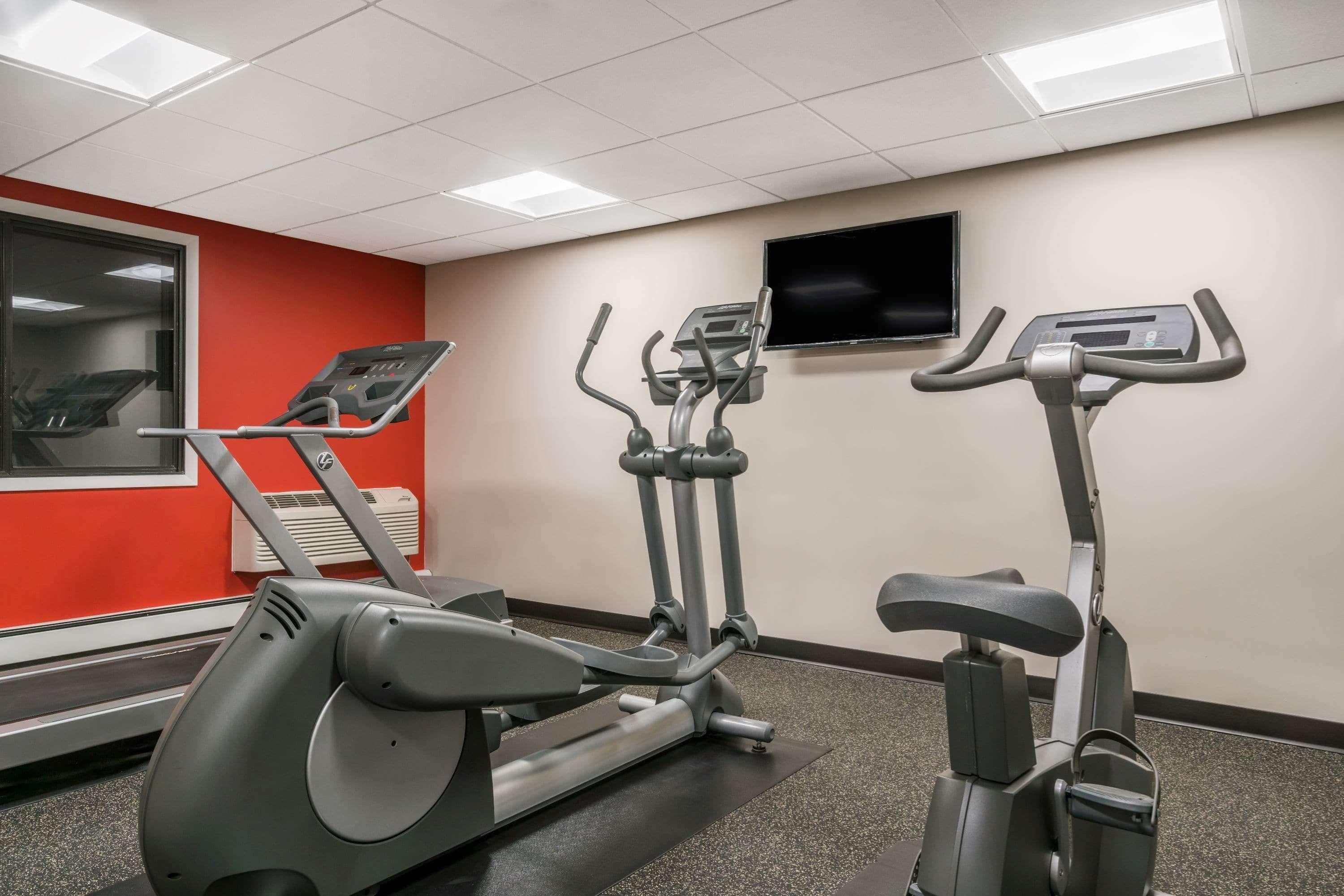 Ramada By Wyndham Minneapolis Golden Valley מראה חיצוני תמונה