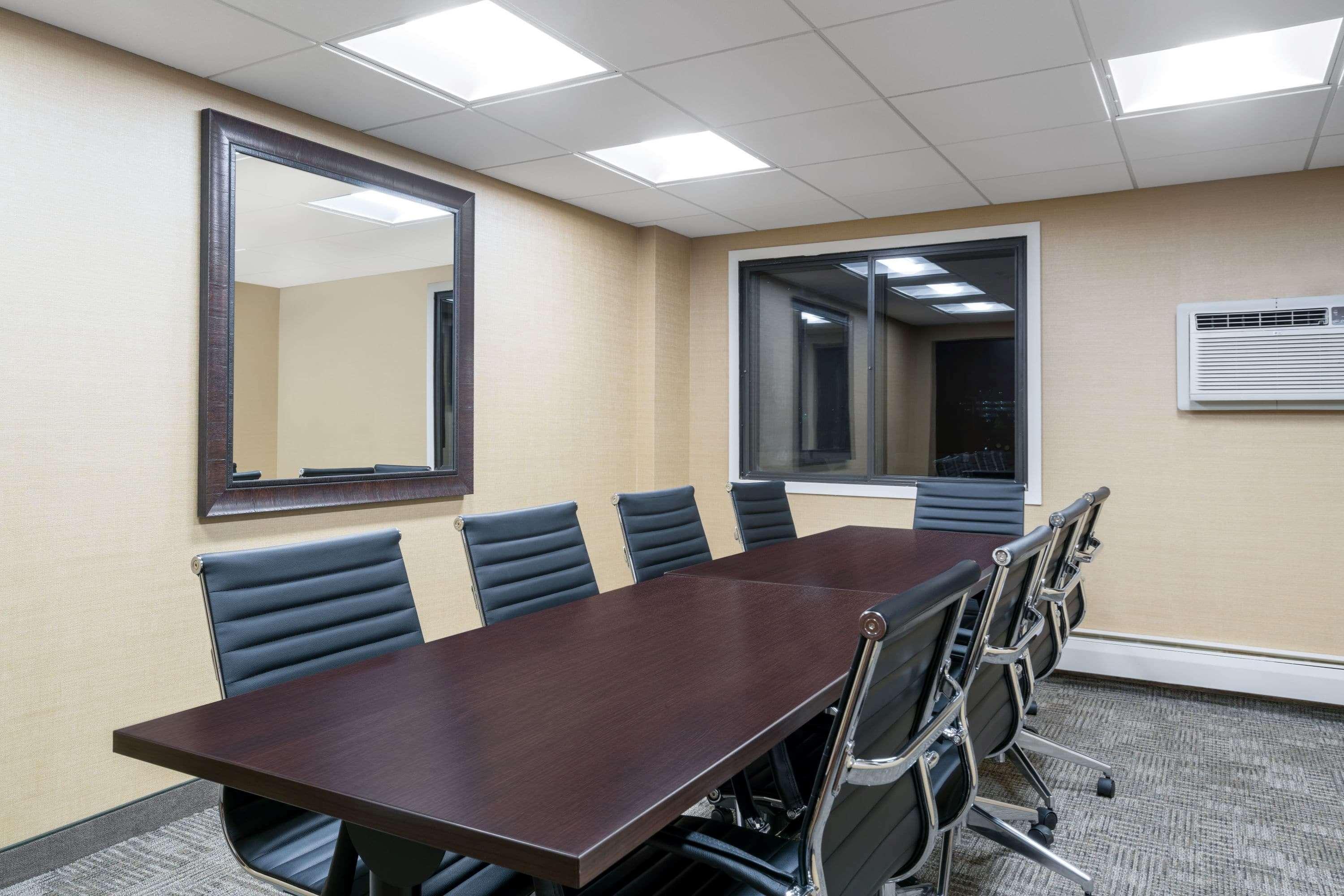 Ramada By Wyndham Minneapolis Golden Valley מראה חיצוני תמונה
