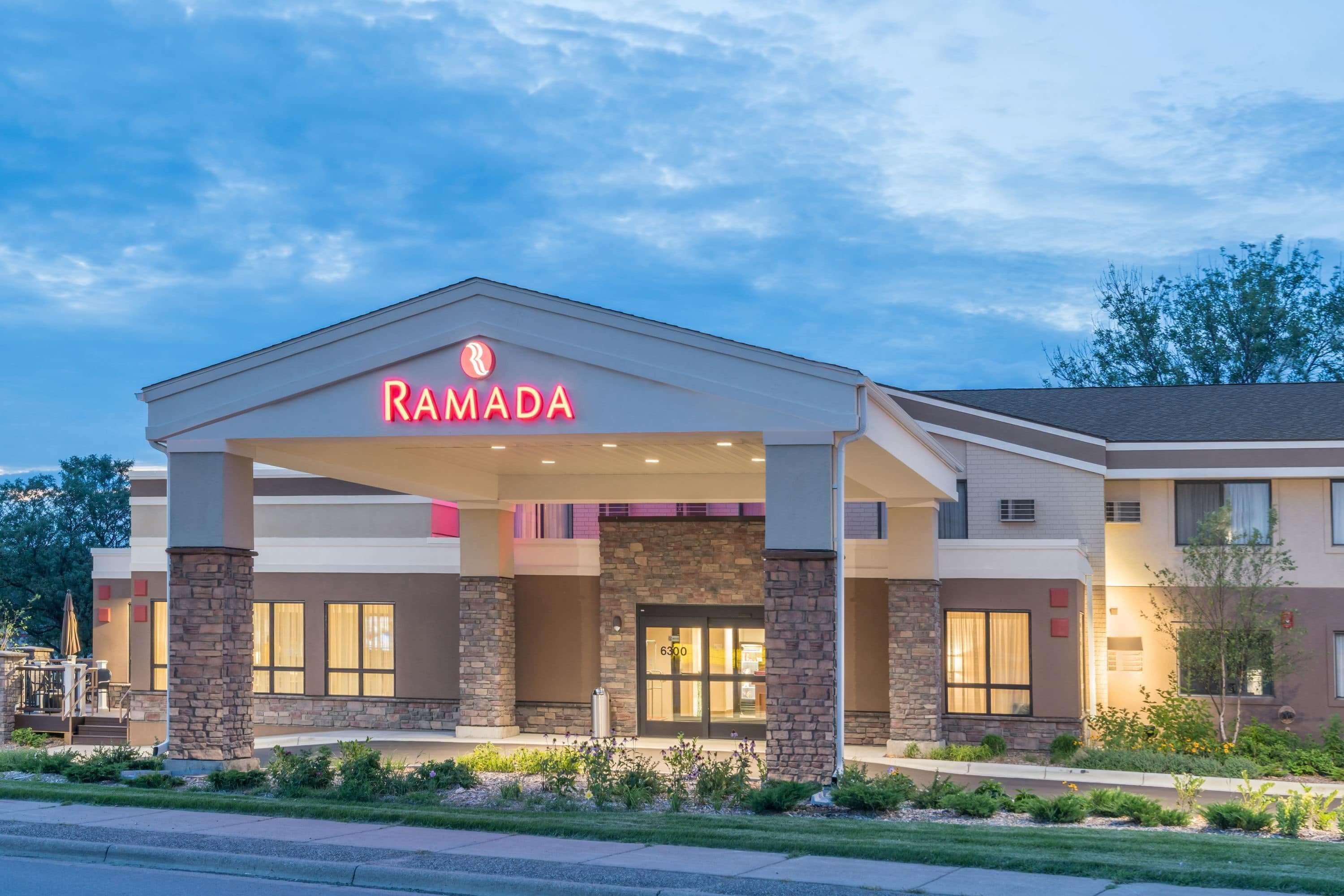 Ramada By Wyndham Minneapolis Golden Valley מראה חיצוני תמונה