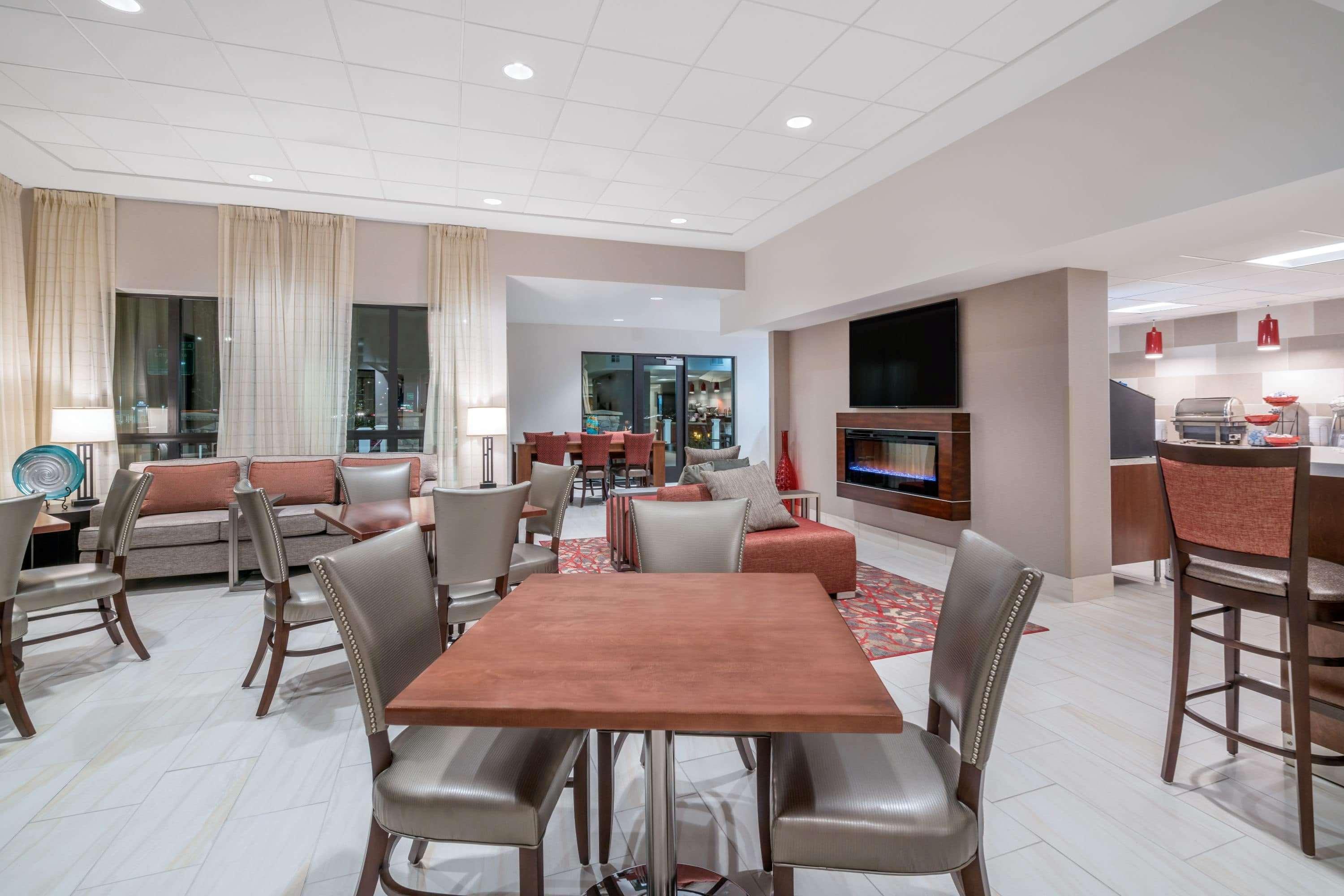 Ramada By Wyndham Minneapolis Golden Valley מראה חיצוני תמונה