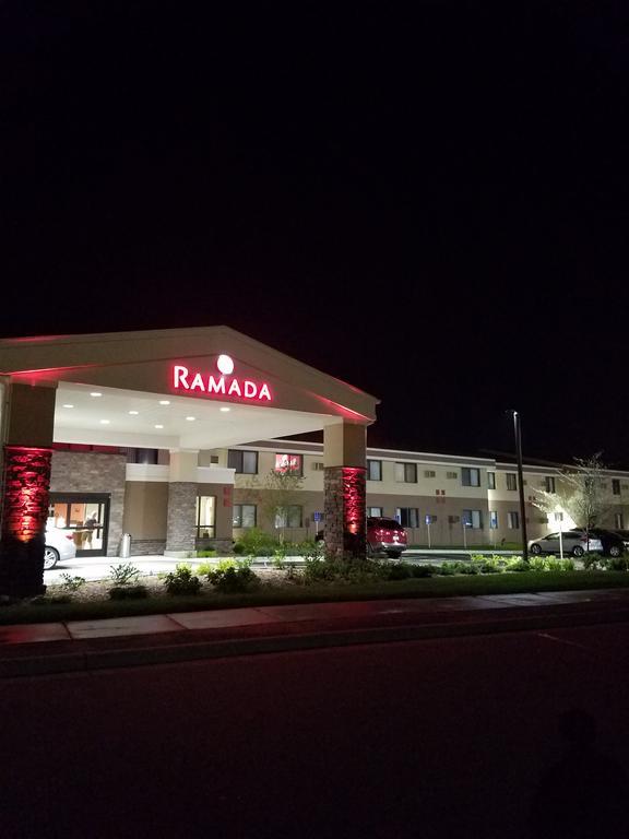 Ramada By Wyndham Minneapolis Golden Valley מראה חיצוני תמונה