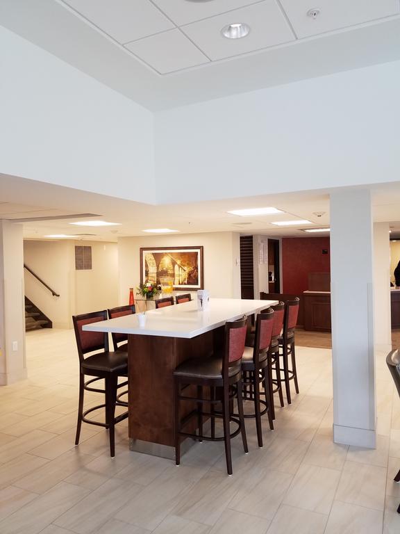 Ramada By Wyndham Minneapolis Golden Valley מראה חיצוני תמונה