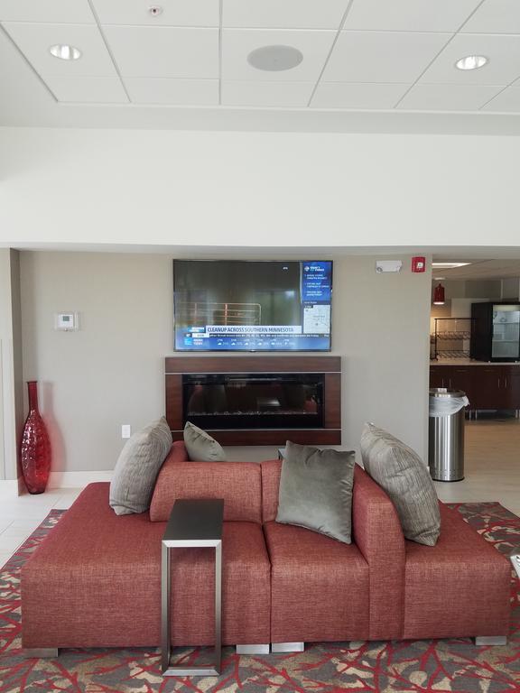 Ramada By Wyndham Minneapolis Golden Valley מראה חיצוני תמונה
